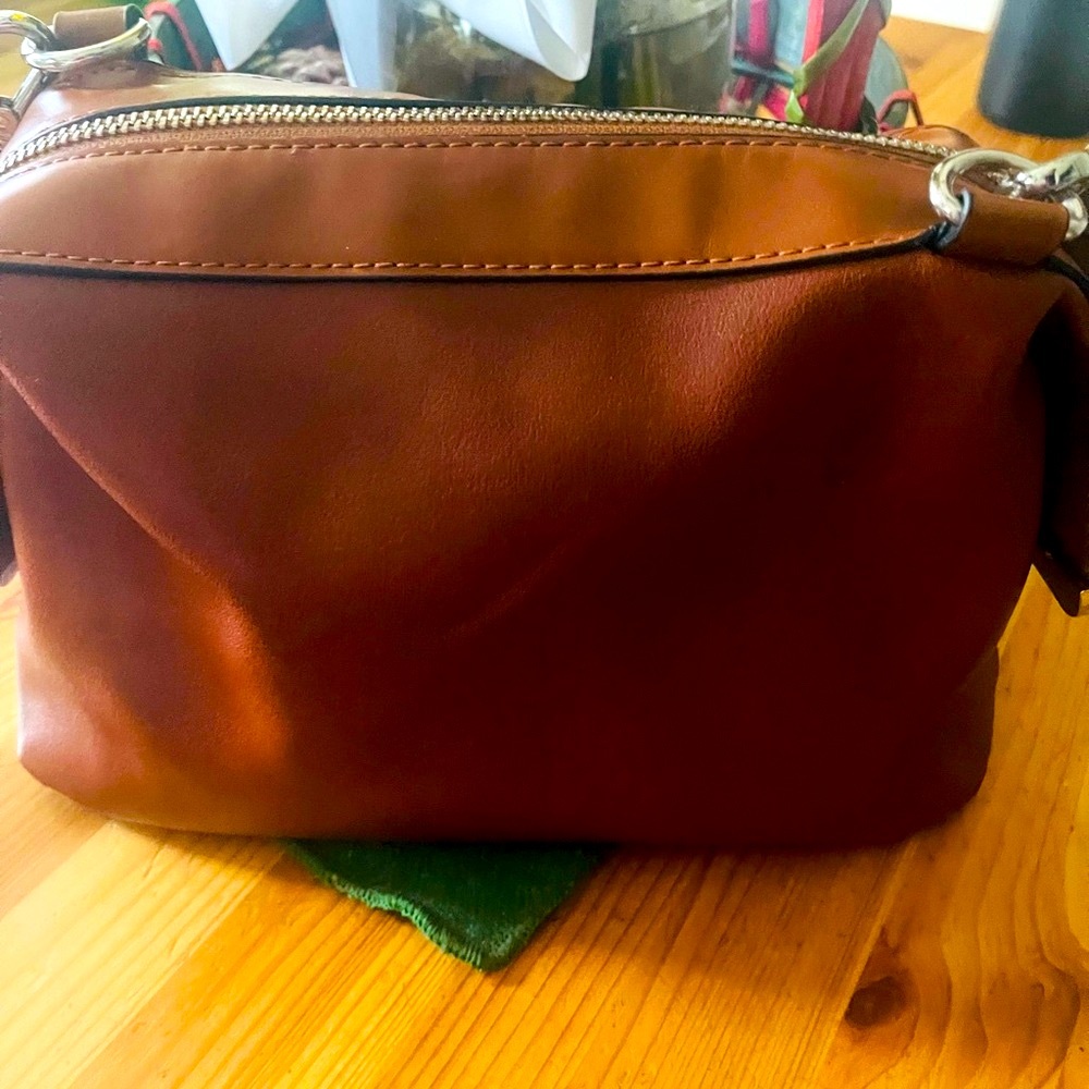 ZARA lovely Brown Leather Crossbody Bag  silver metal design on strap 9X6” Euc